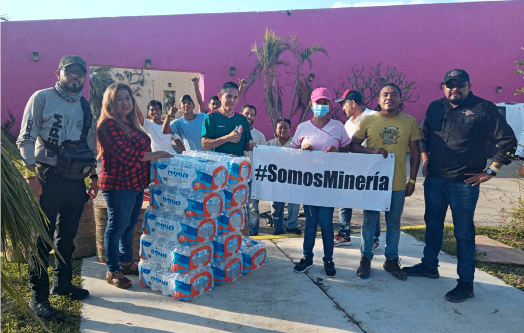Globexplore team actively distributing essential supplies to assist the residents of Acapulco in the aftermath of Hurricane Otis.